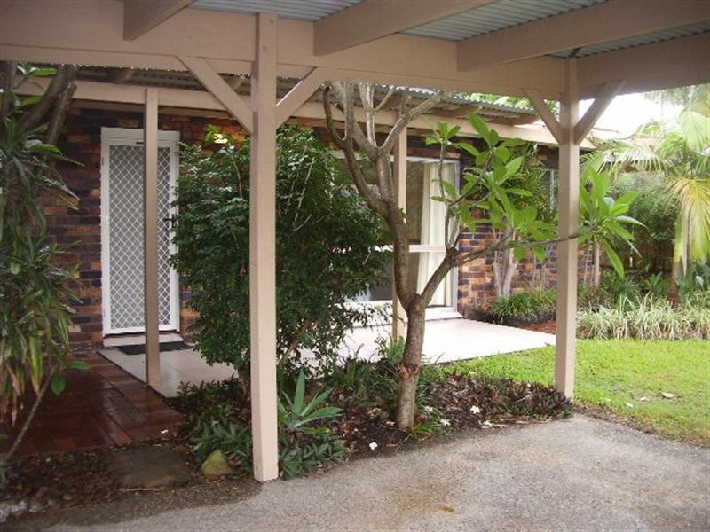 130 Bamboo Avenue, Benowa QLD 4217