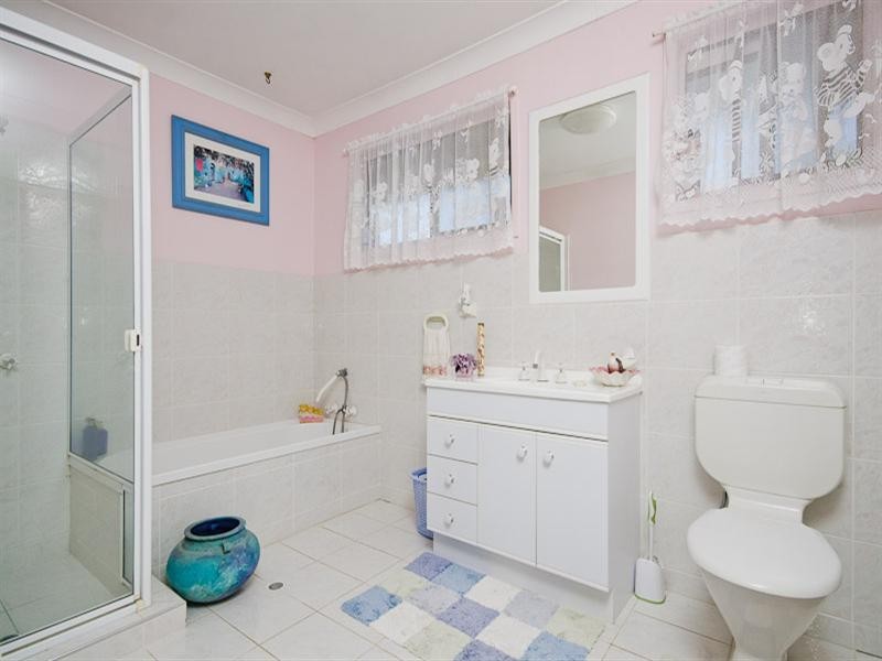 35 Bermuda Street, Broadbeach Waters QLD 4218