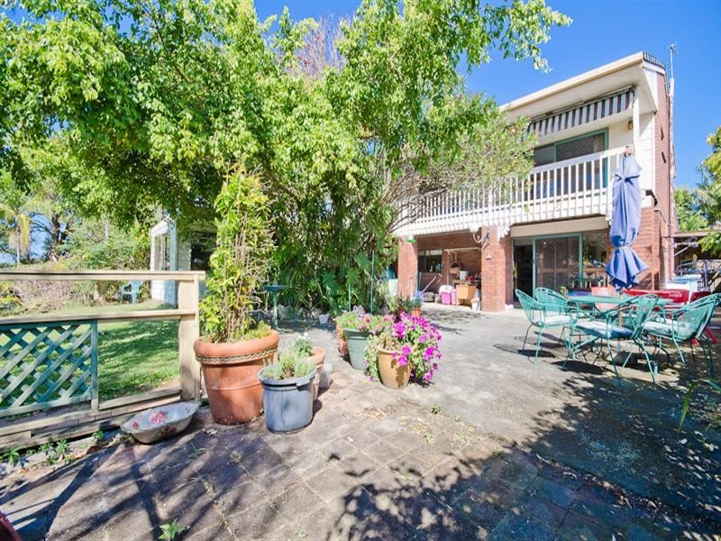 35 Bermuda Street, Broadbeach Waters QLD 4218