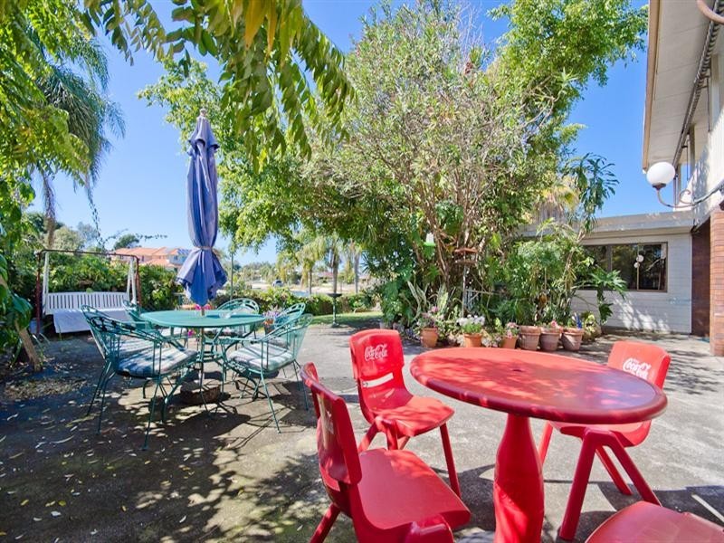 35 Bermuda Street, Broadbeach Waters QLD 4218