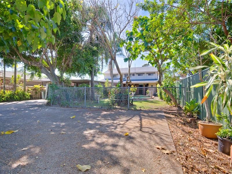 35 Bermuda Street, Broadbeach Waters QLD 4218