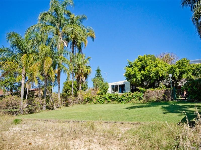 35 Bermuda Street, Broadbeach Waters QLD 4218