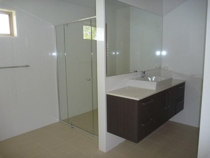 6008B The Boulevade, Benowa QLD 4217