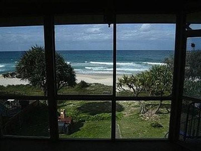 3/2A Twenty First Avenue, Palm Beach QLD 4221