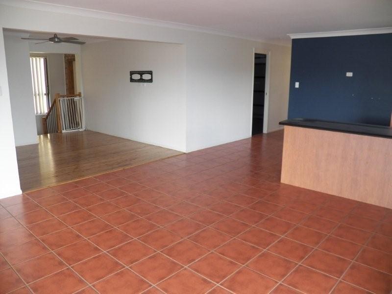 77 Paddington Drive, Carrara QLD 4211