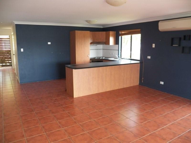 77 Paddington Drive, Carrara QLD 4211