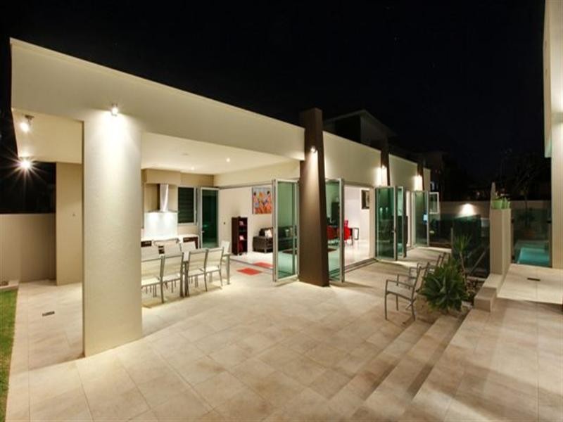 8 Alfred Street, Mermaid Beach QLD 4218