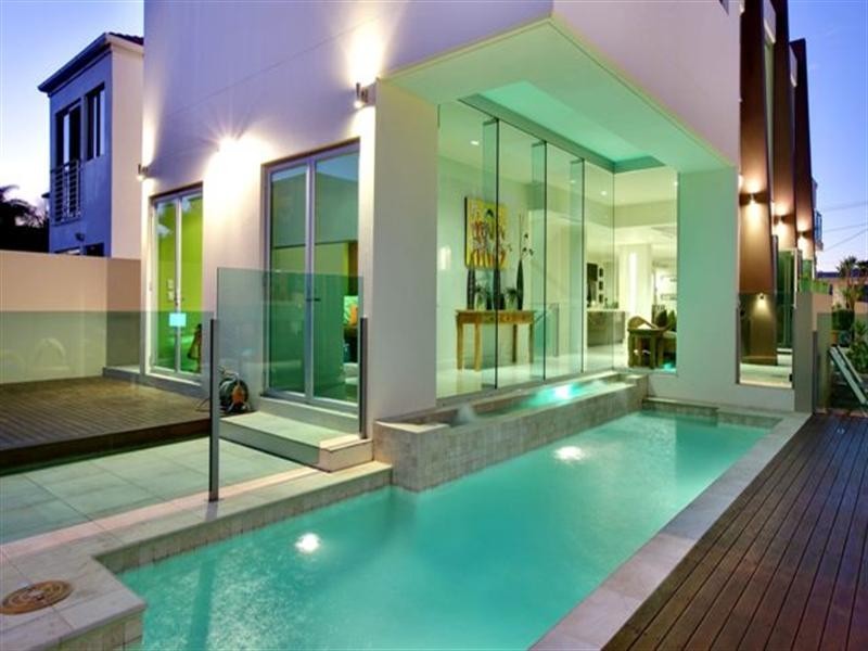 8 Alfred Street, Mermaid Beach QLD 4218