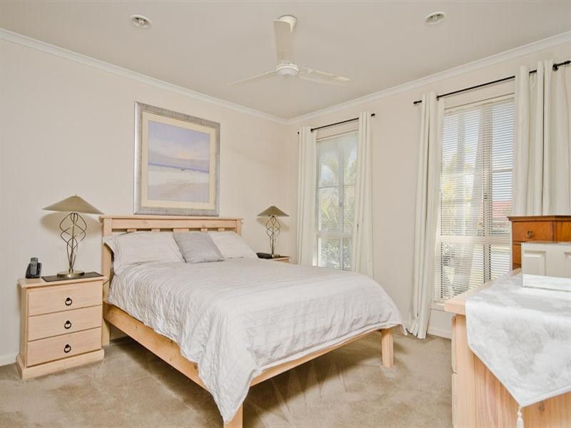 26 Maltravers Drive, Arundel QLD 4214