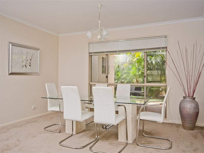 26 Maltravers Drive, Arundel QLD 4214