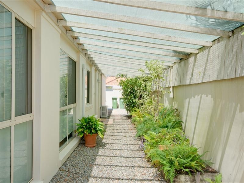 26 Maltravers Drive, Arundel QLD 4214