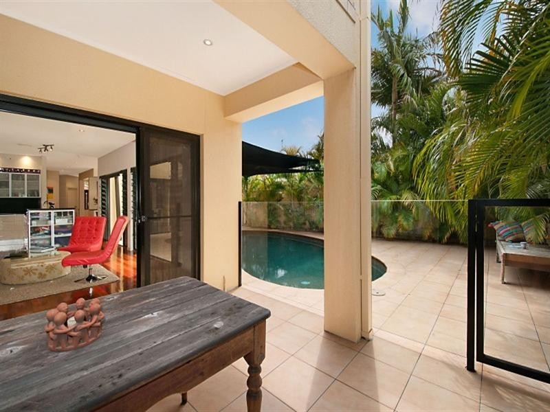 69 Nobby Parade, Miami QLD 4220