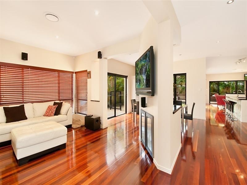 69 Nobby Parade, Miami QLD 4220