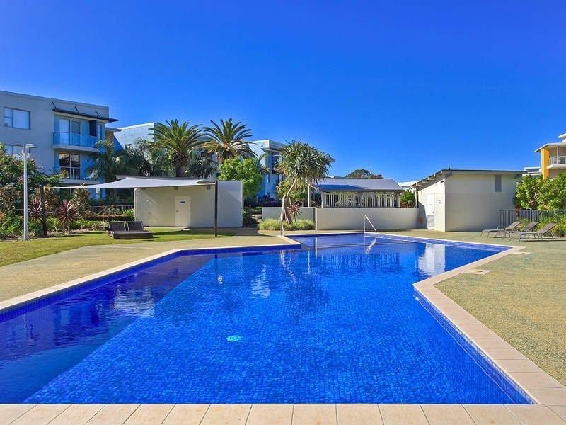 121/66 Sickle Avenue, Hope Island QLD 4212