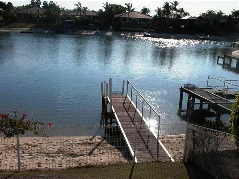 4 Cocos Crescent, Broadbeach Waters QLD 4218