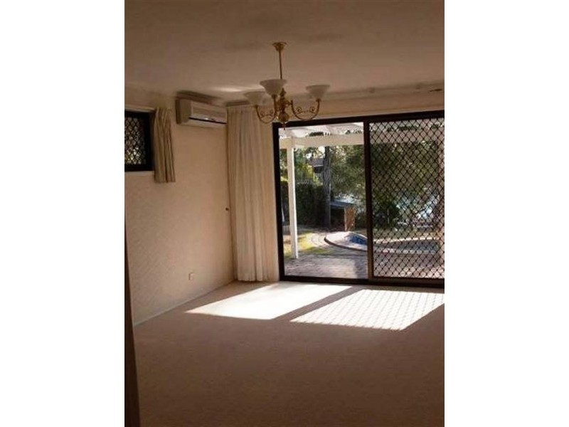 4 Cocos Crescent, Broadbeach Waters QLD 4218