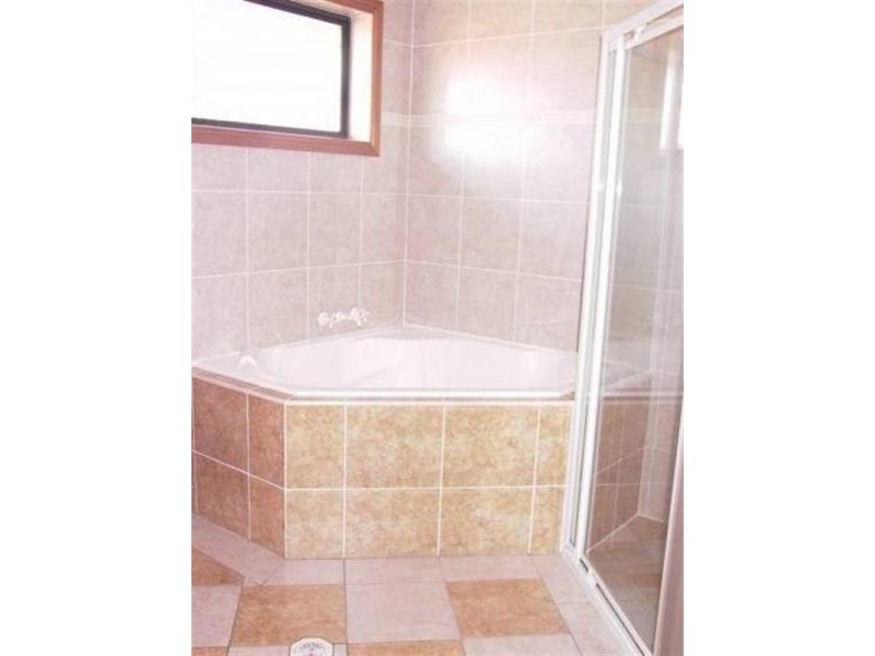 4 Cocos Crescent, Broadbeach Waters QLD 4218