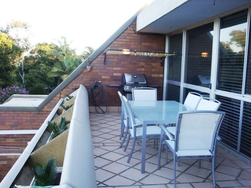 5/111 Rio Vista Boulevade, Broadbeach Waters QLD 4218