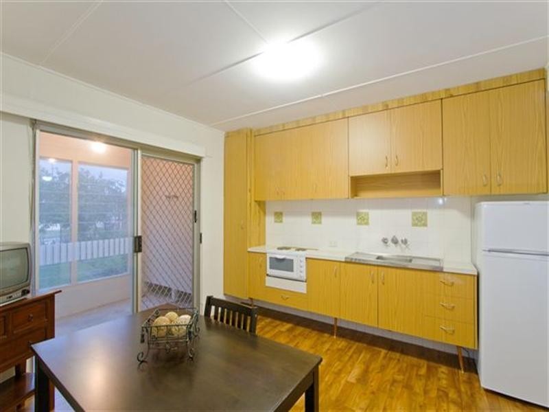 10 Winterhaven Key, Broadbeach Waters QLD 4218