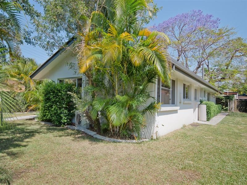 162 Monaco Street, Broadbeach Waters QLD 4218