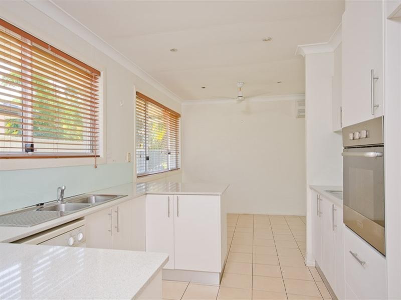 162 Monaco Street, Broadbeach Waters QLD 4218