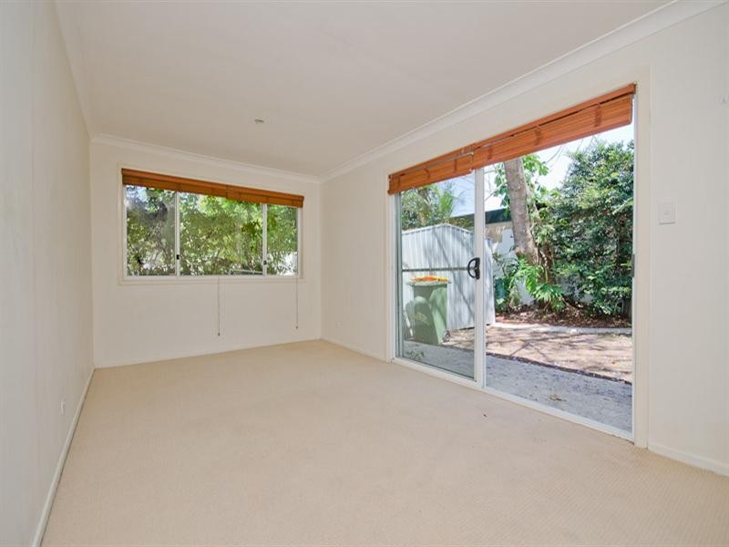 162 Monaco Street, Broadbeach Waters QLD 4218