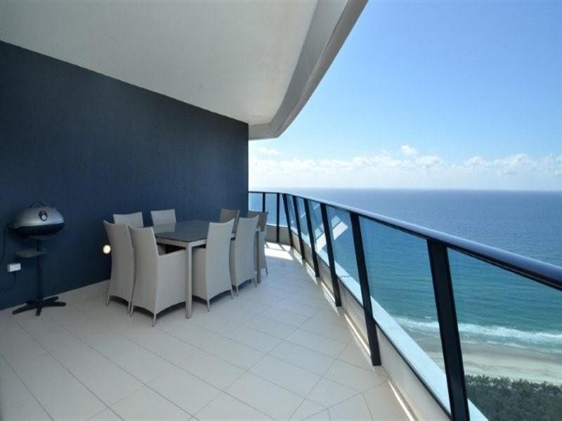 3704 Oracle Charles Avenue, Broadbeach QLD 4218