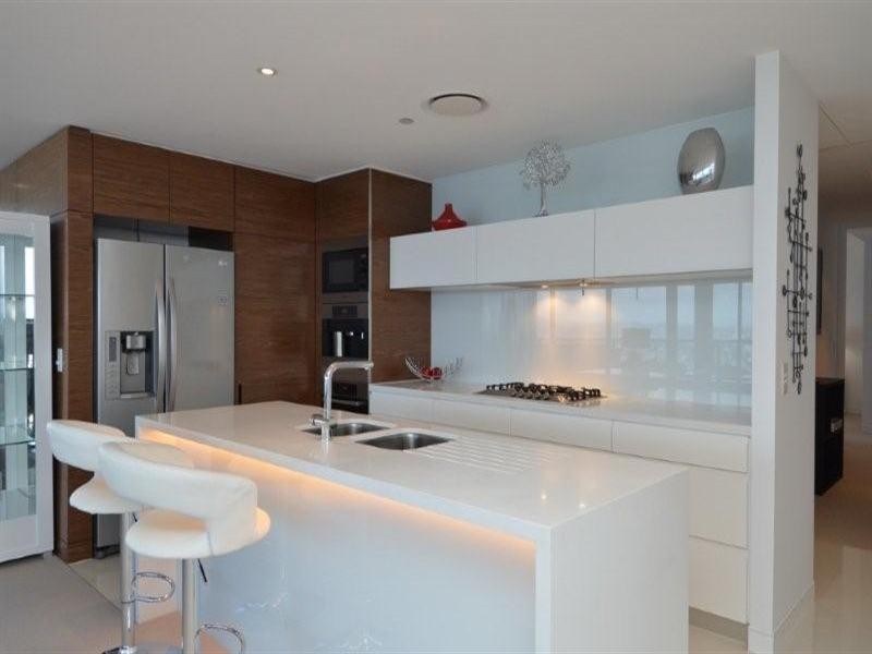 3704 Oracle Charles Avenue, Broadbeach QLD 4218