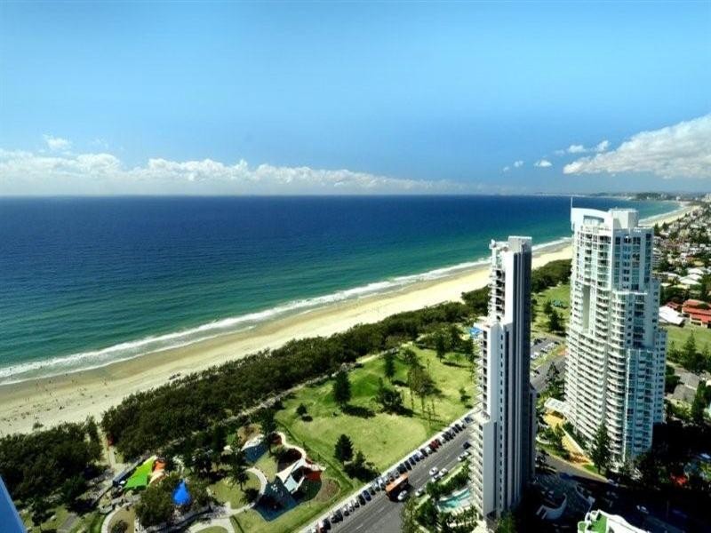 3704 Oracle Charles Avenue, Broadbeach QLD 4218