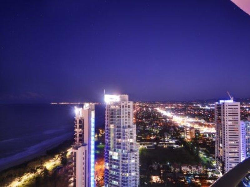 3704 Oracle Charles Avenue, Broadbeach QLD 4218