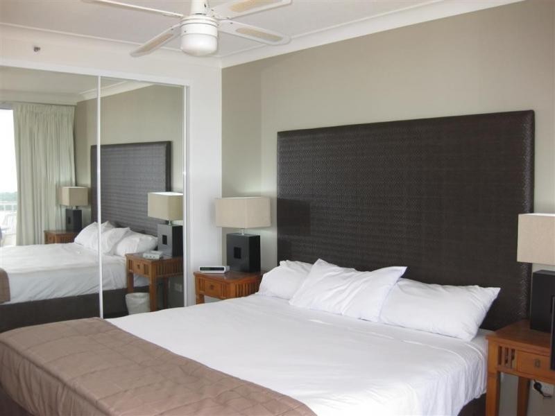 1094/2623 Gold Coast Highway, Broadbeach QLD 4218