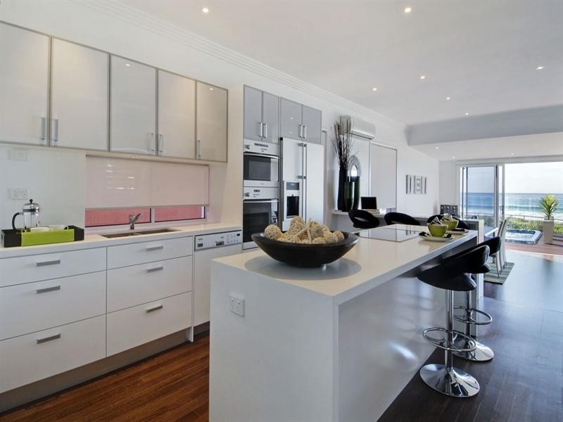 167 Hedges Avenue, Mermaid Beach QLD 4218