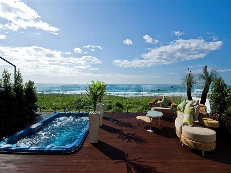 167 Hedges Avenue, Mermaid Beach QLD 4218