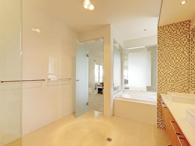 219 Crane Crescent, Nerang QLD 4211