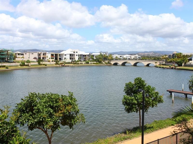 3/5056 Emerald Island Drive, Carrara QLD 4211