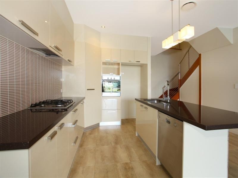 3/5056 Emerald Island Drive, Carrara QLD 4211