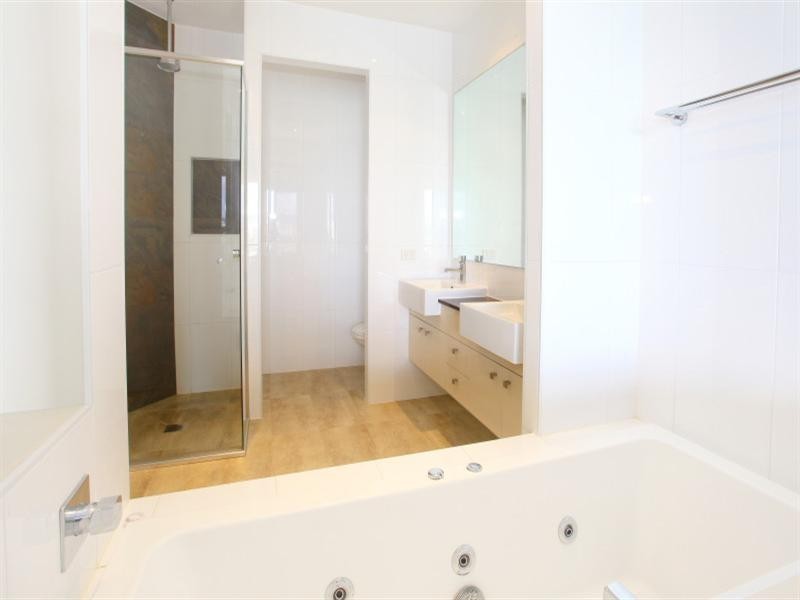 3/5056 Emerald Island Drive, Carrara QLD 4211