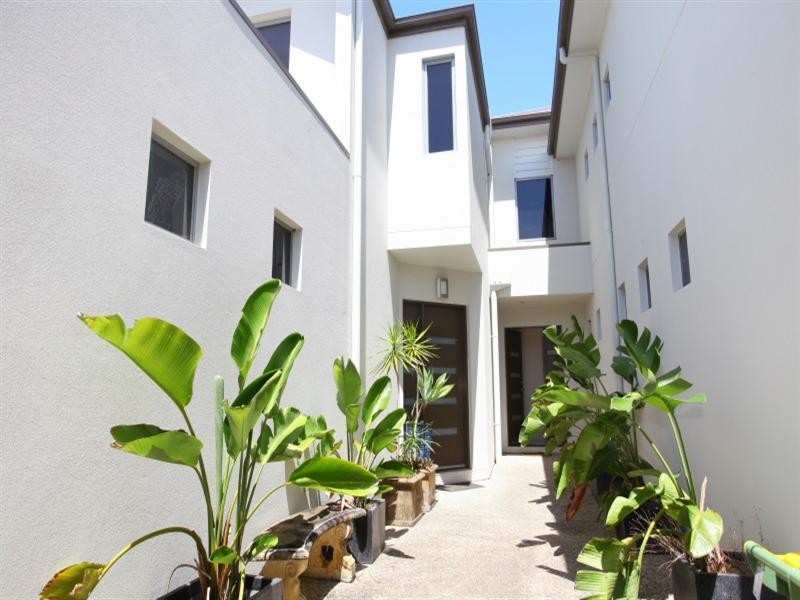 4/5056 Emerald Island Drive, Carrara QLD 4211