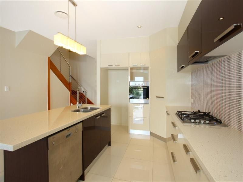 4/5056 Emerald Island Drive, Carrara QLD 4211