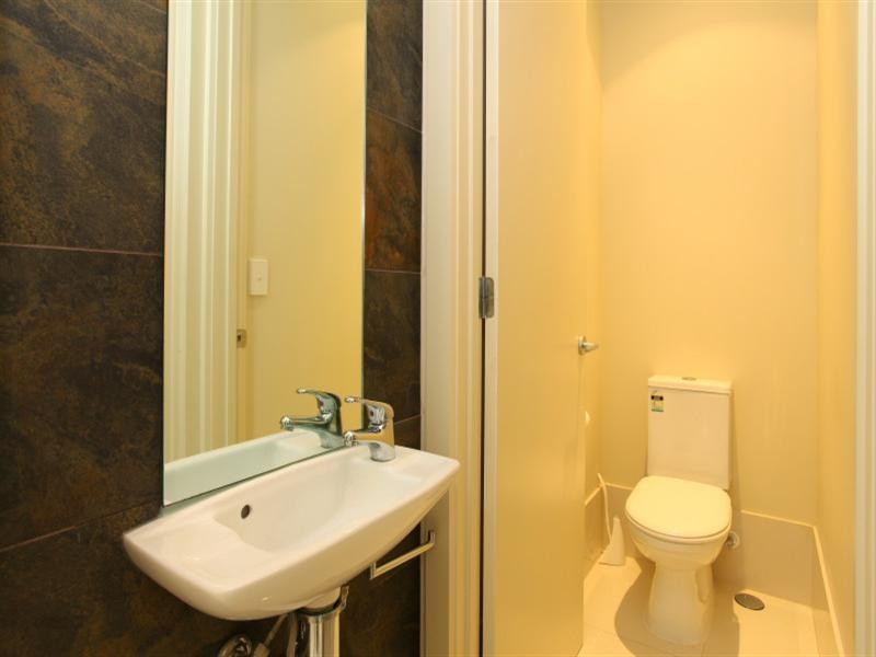 4/5056 Emerald Island Drive, Carrara QLD 4211