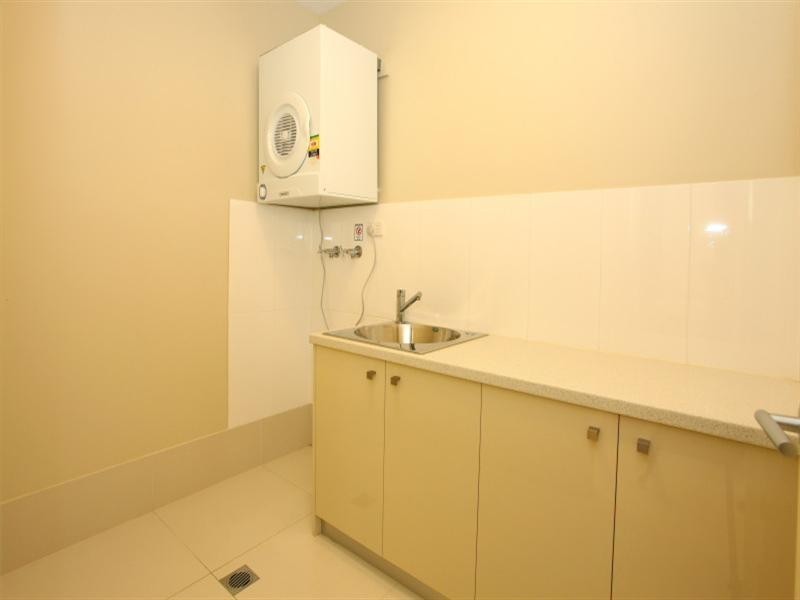 4/5056 Emerald Island Drive, Carrara QLD 4211