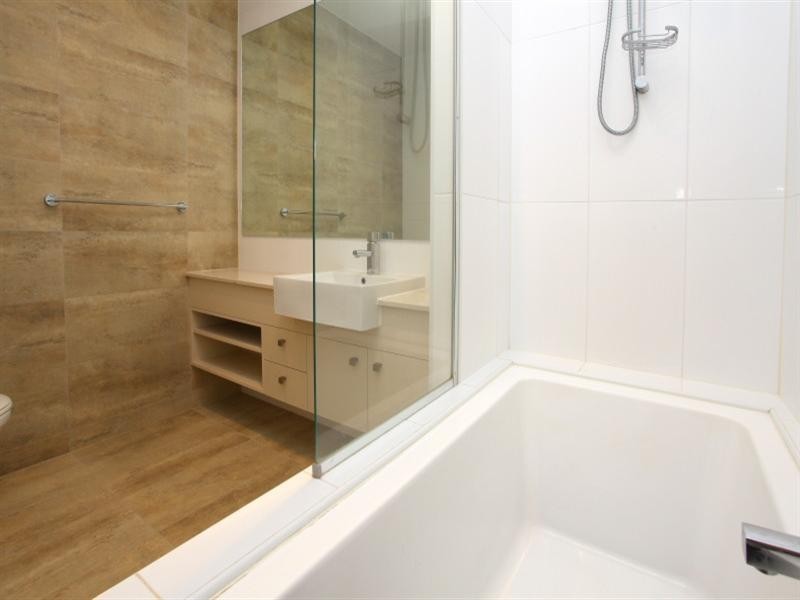 4/5056 Emerald Island Drive, Carrara QLD 4211