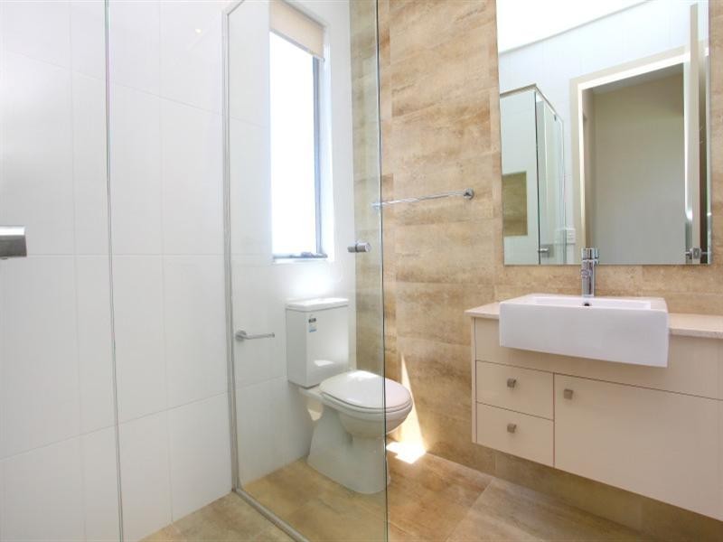 6/5056 Emerald Island Drive, Carrara QLD 4211