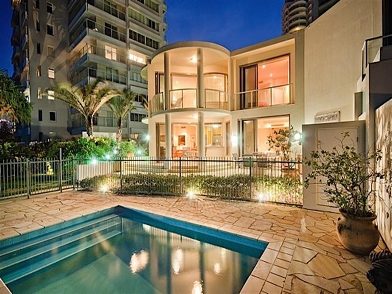 Beach House 3 ‘La Sabbia’. 74 Old Burleigh Road, Surfers Paradise QLD 4217