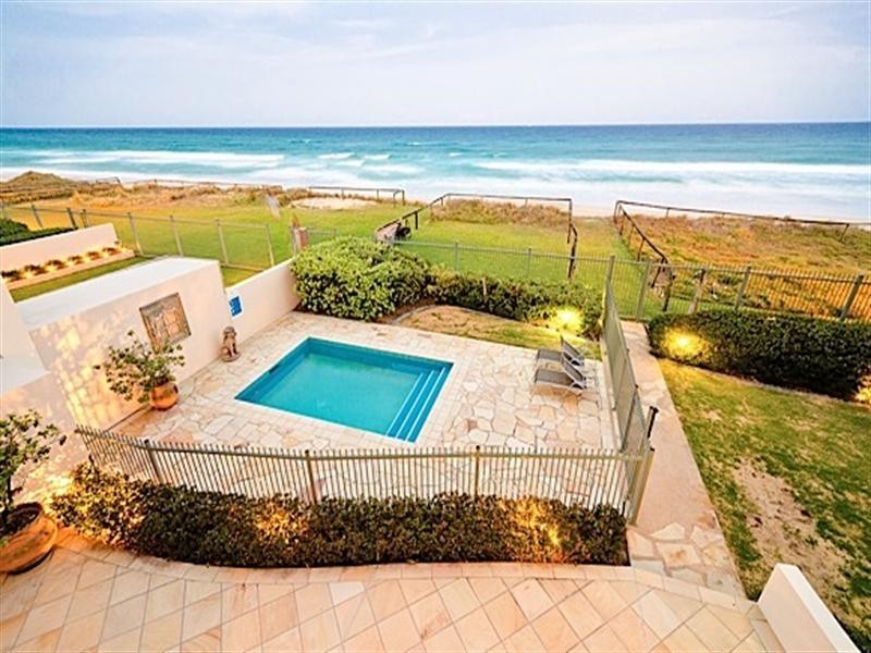 Beach House 3 ‘La Sabbia’. 74 Old Burleigh Road, Surfers Paradise QLD 4217