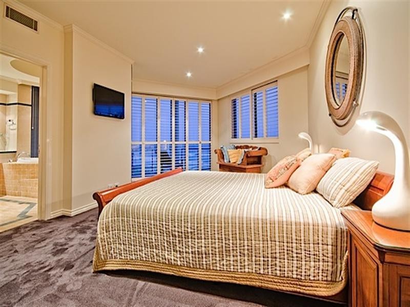 Beach House 3 ‘La Sabbia’. 74 Old Burleigh Road, Surfers Paradise QLD 4217