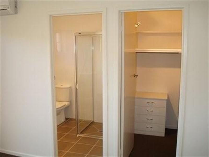 6/53 Hooker Boulevard, Broadbeach Waters QLD 4218