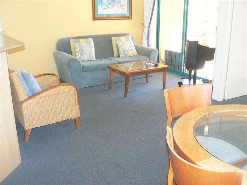 15/6 ANTIGUA Queensland Avenue, Broadbeach Waters QLD 4218