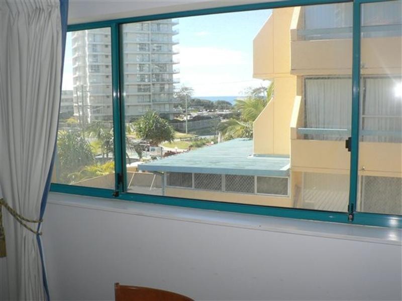 15/6 ANTIGUA Queensland Avenue, Broadbeach Waters QLD 4218