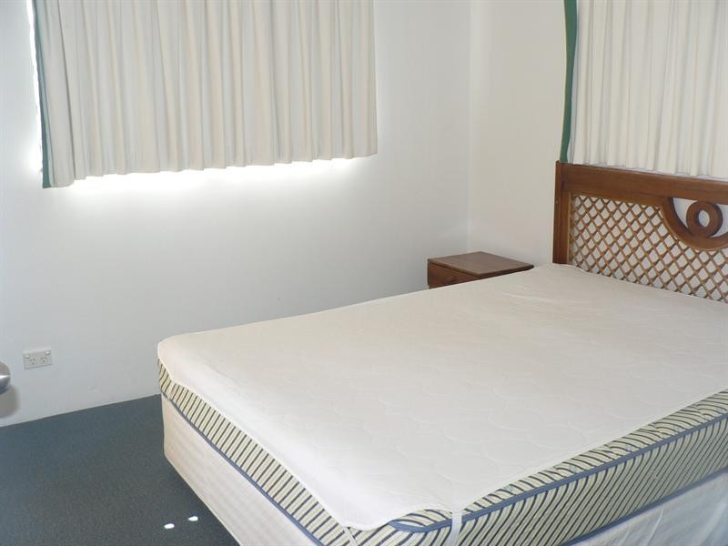 15/6 ANTIGUA Queensland Avenue, Broadbeach Waters QLD 4218